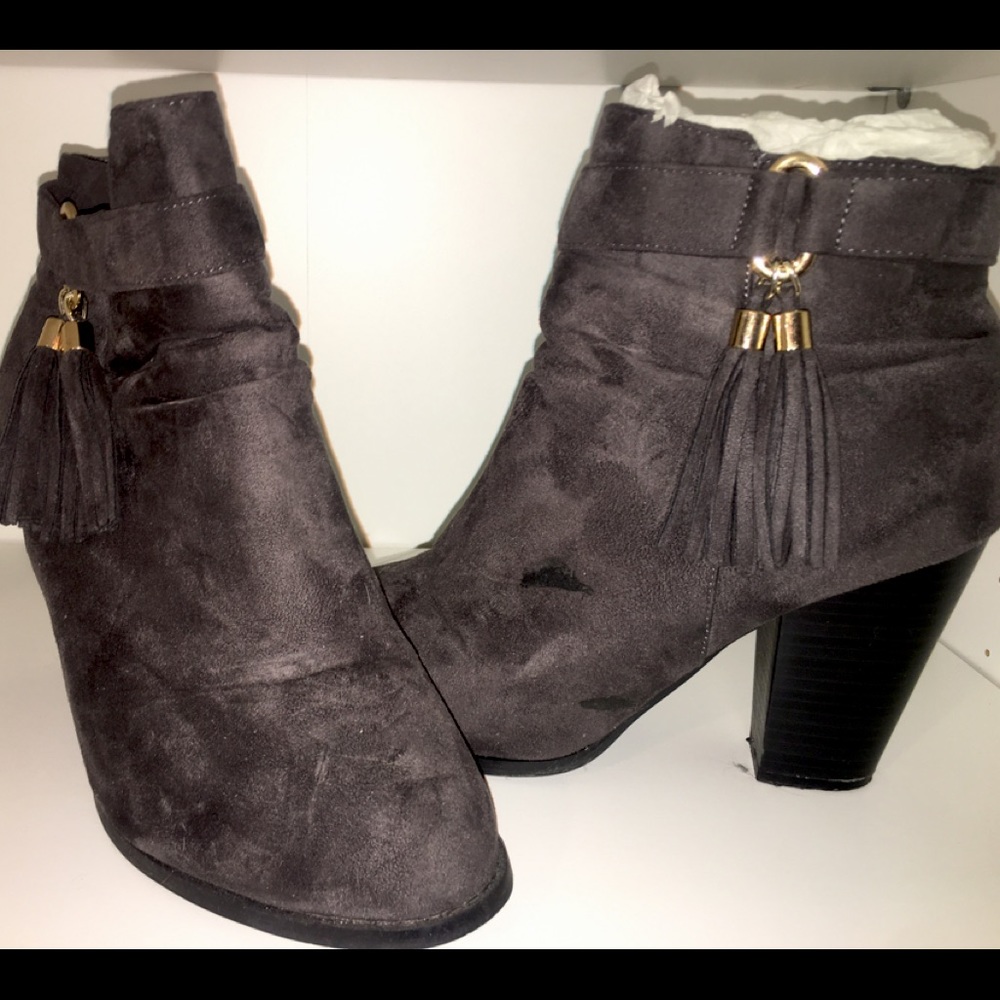 BUCCO GREY SUEDE HEELS